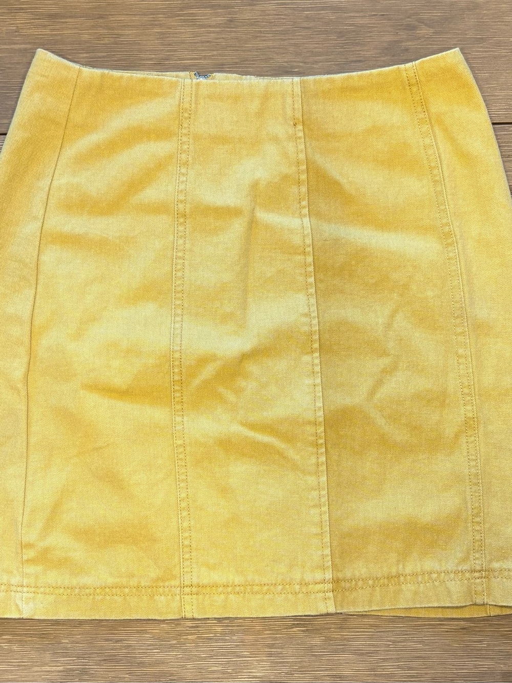entro Women’s Medium Yellow Structured Mini Skirt